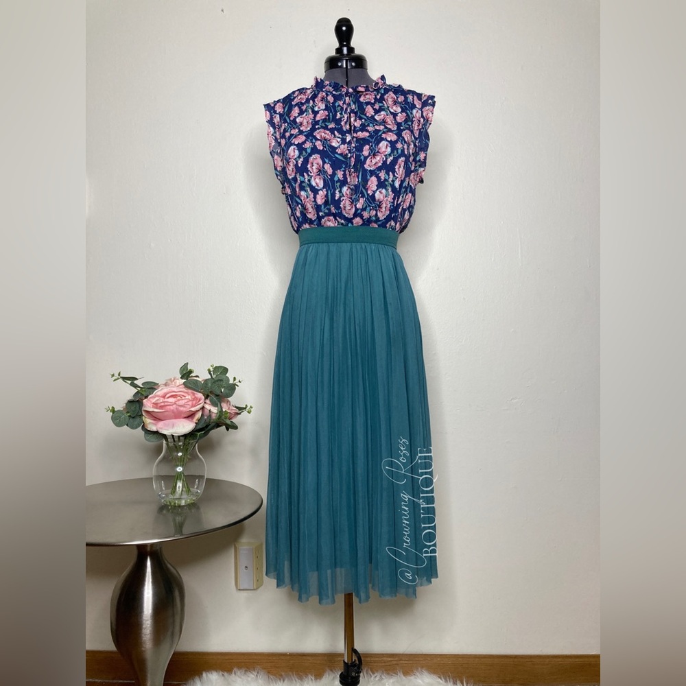 Rachel Zoe Small Sleeveless Navy Blue & Pink Floral Sheer Blouse Mock Neckline